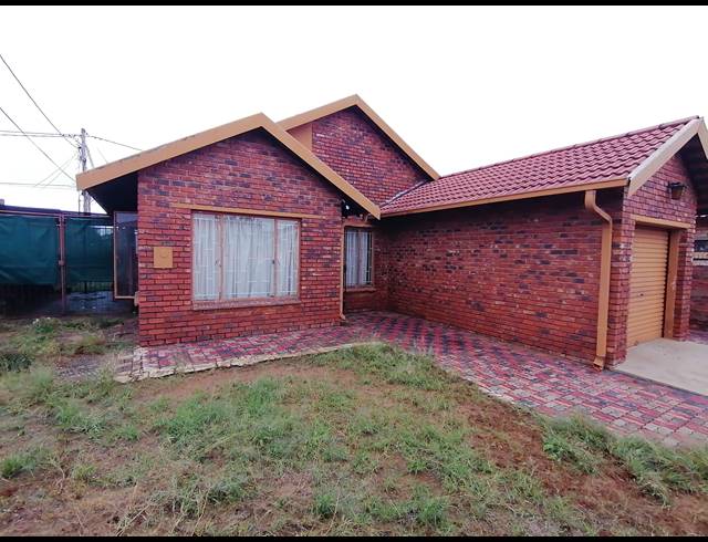 3 BEDROOM FREESTANDING SOLD IN KANANA